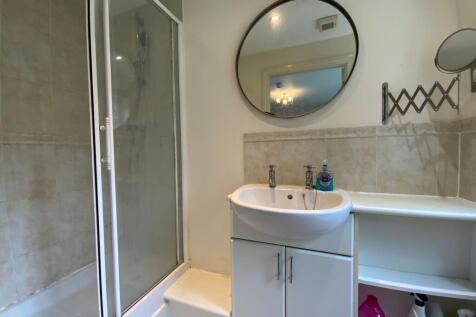 Bedroom 2 Ensuite