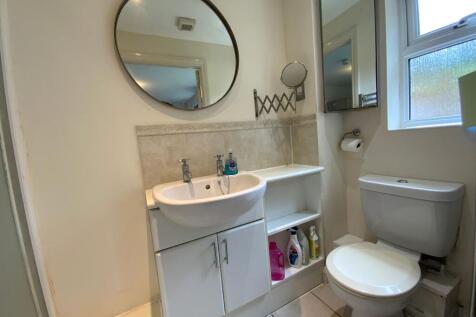 Bedroom 2 Ensuite