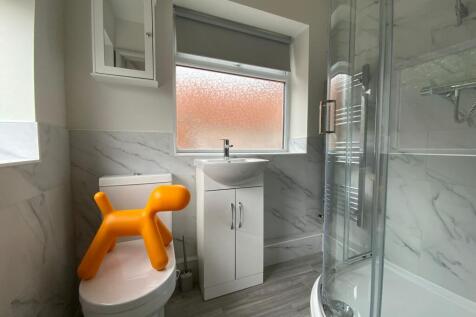 Bedroom 2 Ensuite