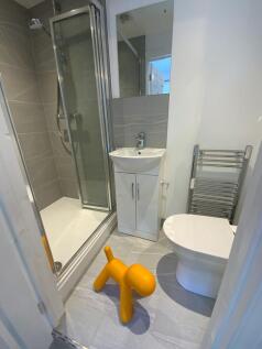Bedroom 4 Ensuite