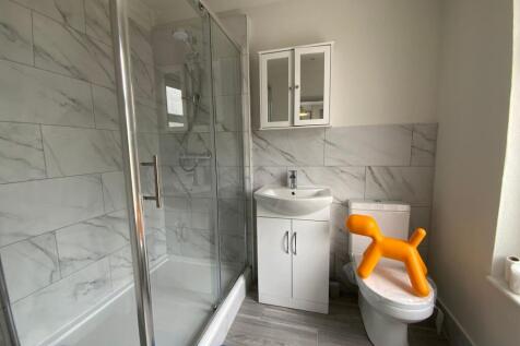 Bedroom 3 Ensuite