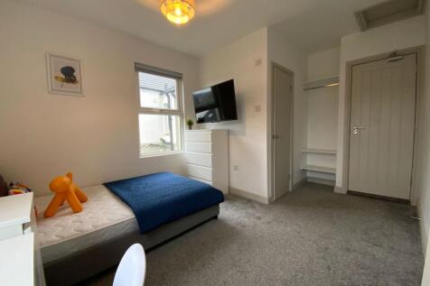 Ensuite Bedroom 4