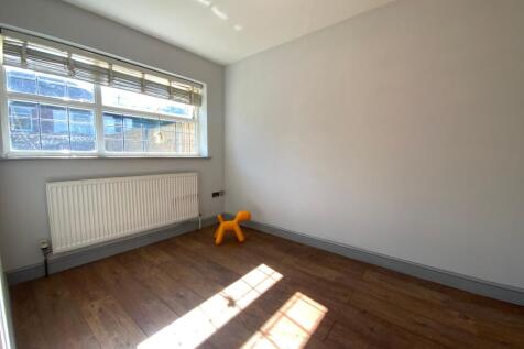 Bedroom 2/ Office