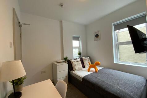 Ensuite Bedroom 5