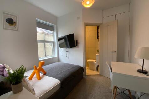 Ensuite Bedroom 5