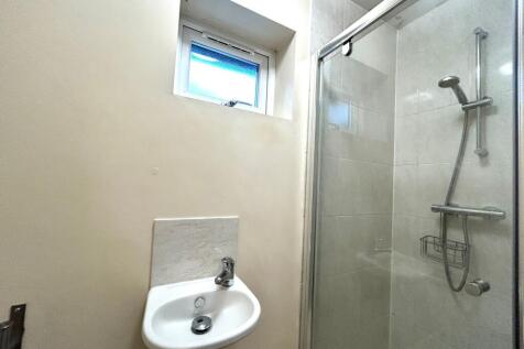 Bedroom 1 Ensuite