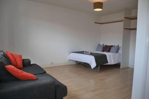 lounge/bedroom