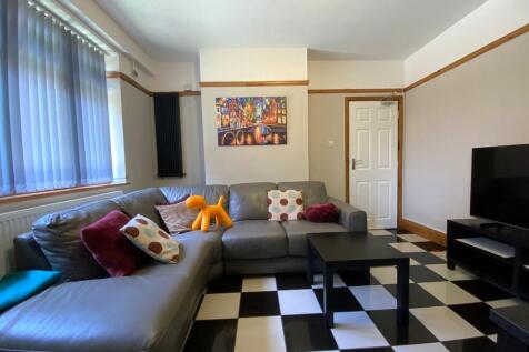 Communal Living/Dining Room