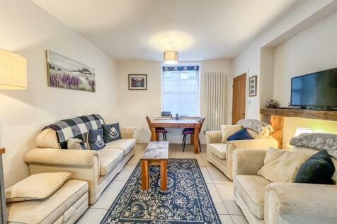 Open Plan Living Room &amp; Kitchen