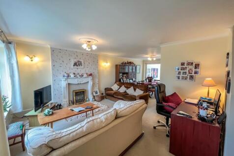 Open Plan Living &amp; Dining Room