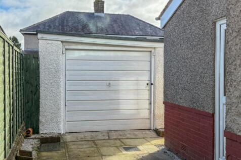 Detached Garage/Workshop