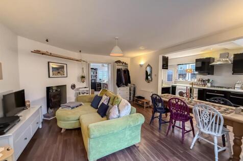 WhatsApp Image 2025-11-13 at 09.31.21 (2).jpeg