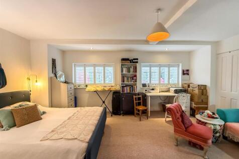 WhatsApp Image 2025-11-13 at 09.31.22 (3).jpeg