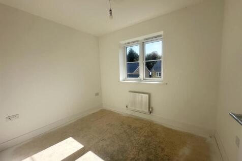 005 Bedroom.jpeg