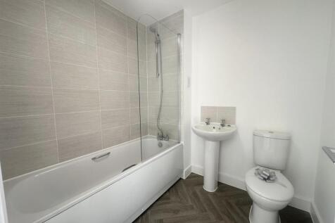 007 Bathroom.jpeg