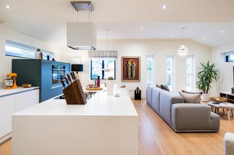 kitchen lounge.jpg