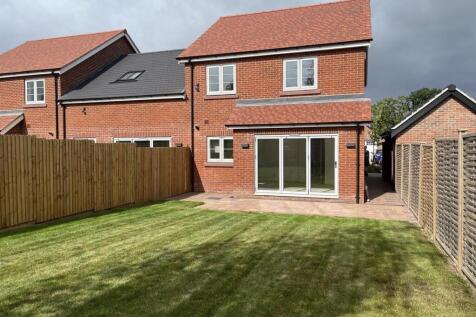 Rear of 11 Tilney Way1.jpeg