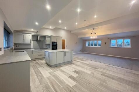 Kitchen Living area.JPG