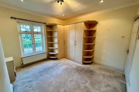 WhatsApp Image 2025-11-25 at 16.17.52_060268b5.jpg