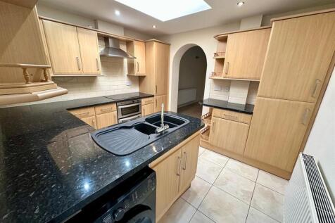 WhatsApp Image 2025-11-25 at 16.17.50_17015cac.jpg