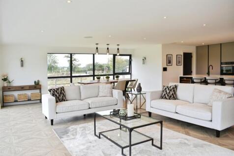 Kitchen Dining Living Area