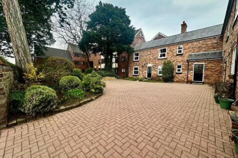front courtyard parking