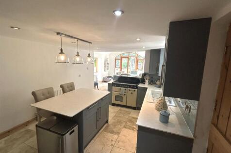 New kitchen 1.jpg