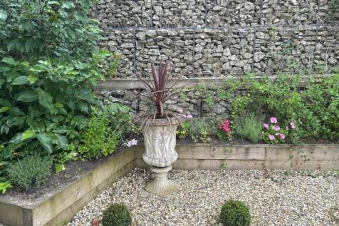 Garden 2.jpg