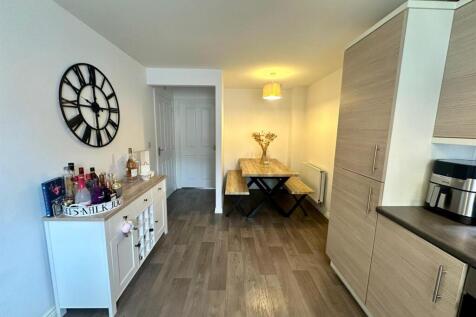 Kitchen/Dining area