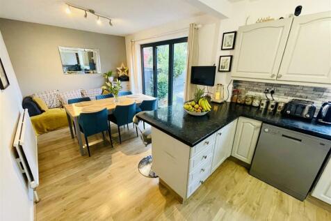Open Plan Kitchen/Dining Room