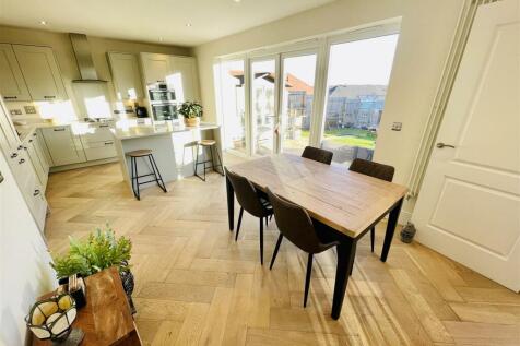 Open Plan Kitchen/Dining Room