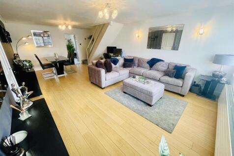 Open Plan Lounge/Dining Room