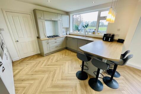 Open Plan Kitchen/Dining Room