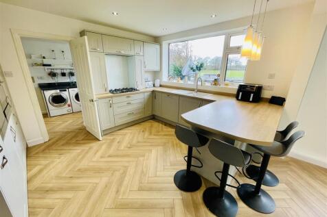 Open Plan Kitchen/Dining Room
