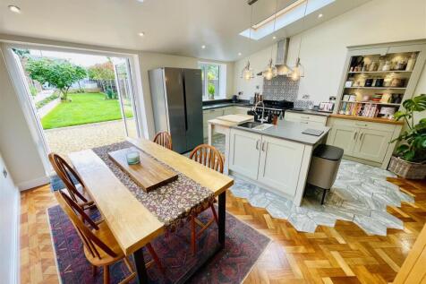 Open Plan Kitchen/Dining Room