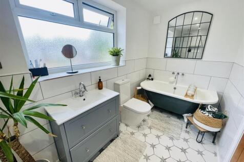 En-Suite Bathroom
