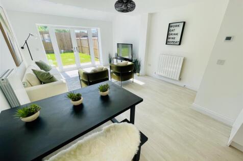 Open Plan Lounge/Dining Room
