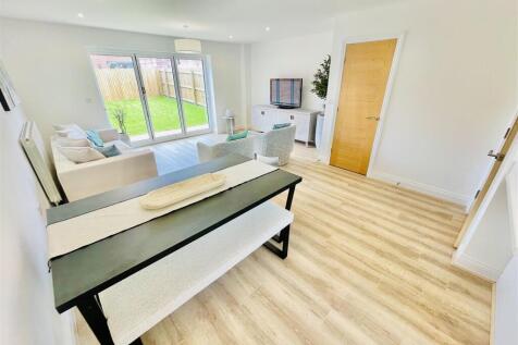 Open Plan Lounge/Dining Room