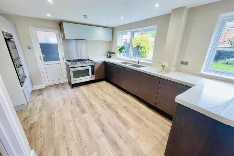 Open Plan Kitchen/Dining Room