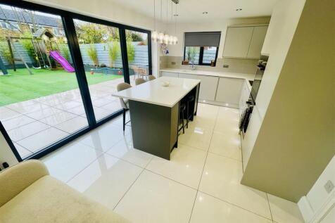 Open Plan Kitchen/Dining Room