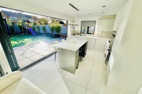 Open Plan Kitchen/Dining Room