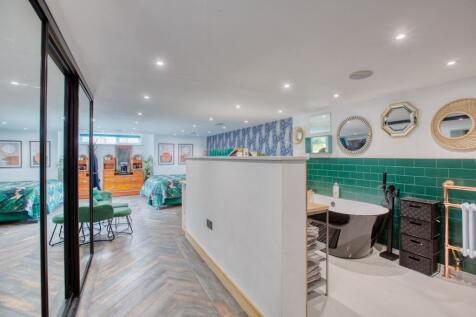 Master bedroom with On suite