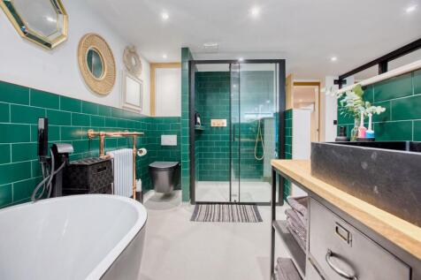 Master bedroom with On suite