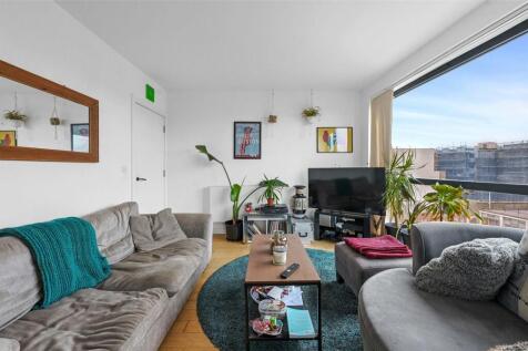 Liivng Room 3