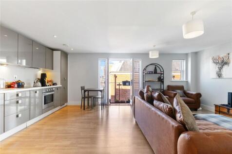 Kitchen and Lounge