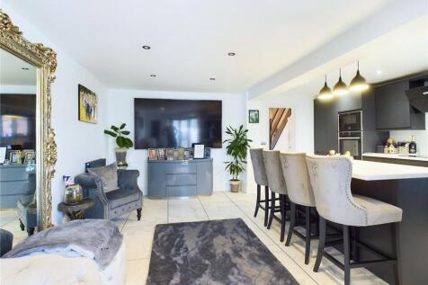 Kitchen/Living Area
