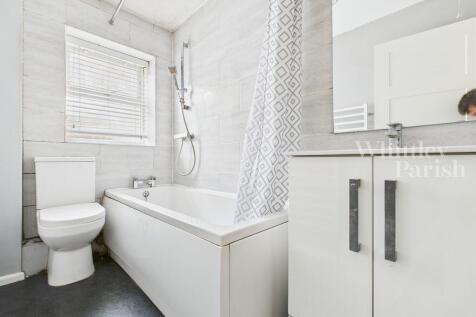 CAM04332G0-PR0547...