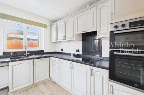 CAM04332G0-PR0566...