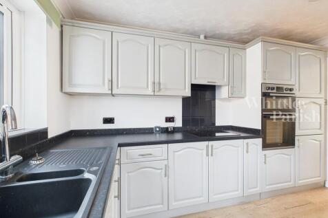 CAM04332G0-PR0566...