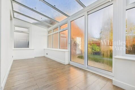 CAM04332G0-PR0566...